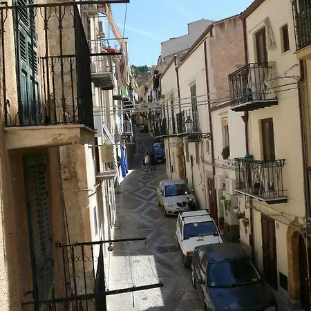 Holiday home Casa Adriana In Via Spinuzza